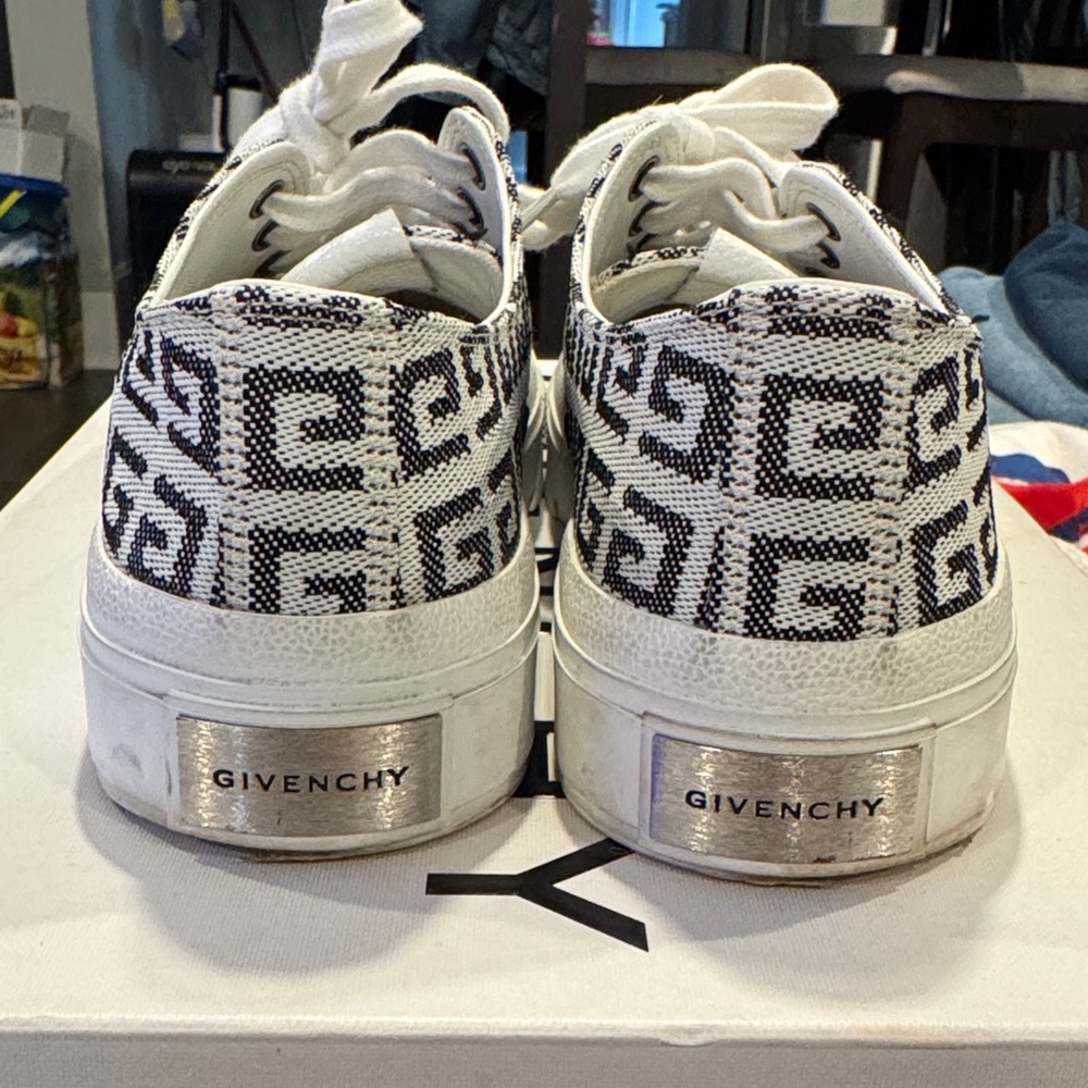 Women’s Givenchy City Low White & Gray Patterned Low-Top Lace-Up Sneakers - Picture 2 of 5